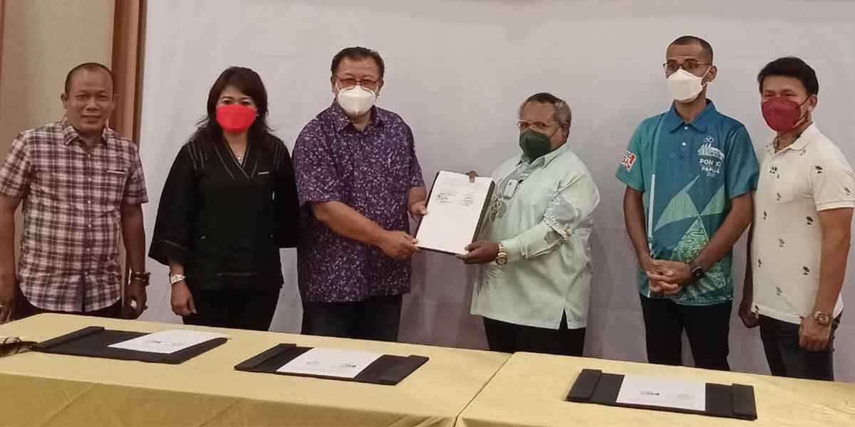 Penandatanganan perjanjian kerja sama penyedia konsumsi selama PON di Hotel Grand Mozza, Mimika, Jumat (10/9/2021) Malam. Foto: Fachruddin Aji/Papua60detik